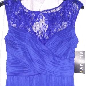 Dress (prom, formal event, etc)